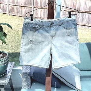 White Attention shorts. Size 6